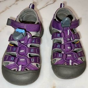 Keen H2 toddler size 10.
